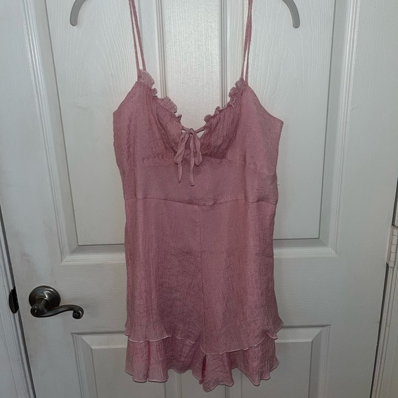 Pink romper - Picture 3 of 4